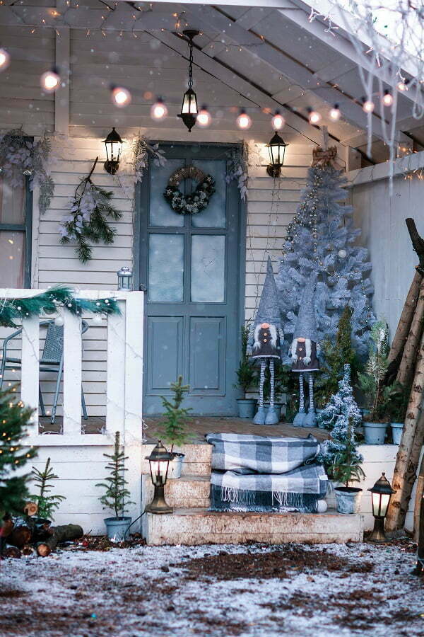 porch xmas garland