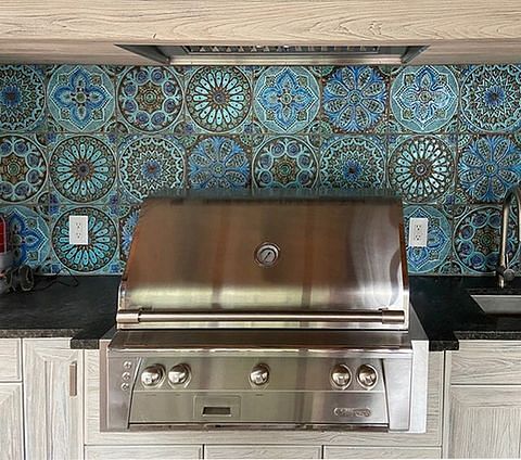 Enchanting BBQ Haven With Stunning Gvega Ceramica Backsplash bbq decor