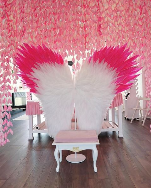 Colorful And Delicate DIY Streamer Flowers For Whimsical Home Decor decor with streamers