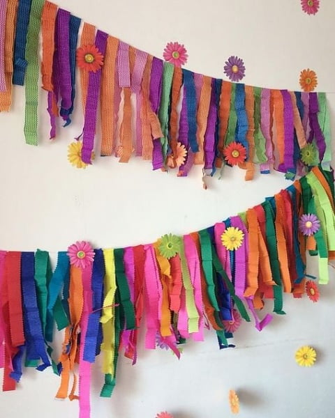 Charming And Budget-Friendly Homemade Paper Bunting Decoration decor with streamers