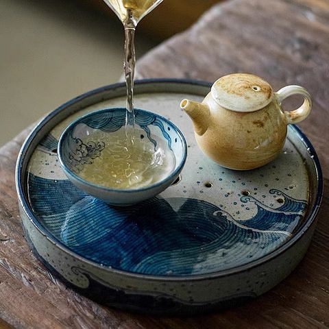 Wave-Like Ceramic Tray: Exquisitely Beautiful Tea Setup decor with trays