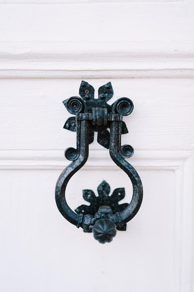 Cast iron entryway hooks