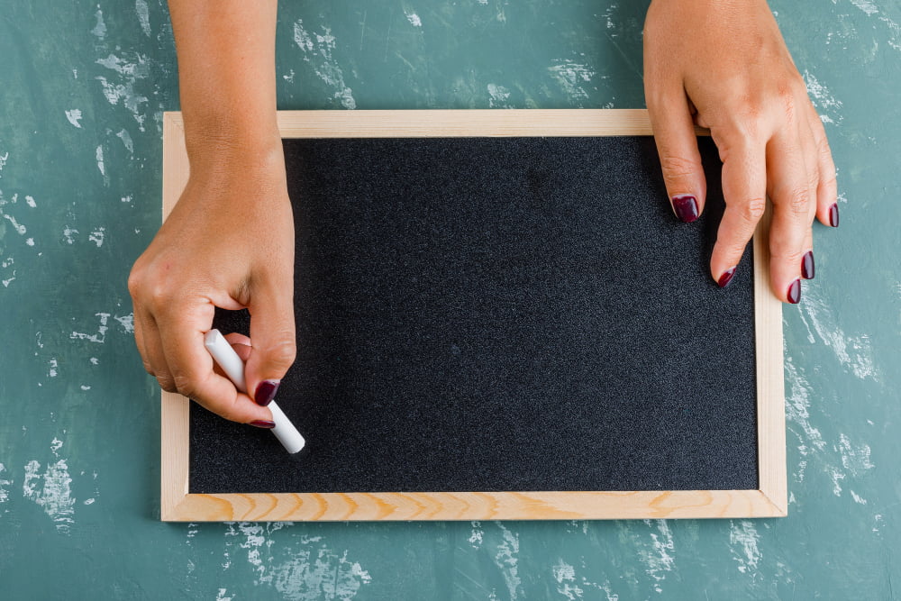 10 Cool Ways to Use Chalkboard and Dry Erase Wallpaper - PopTalk!