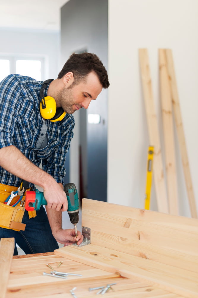 Professional Carpenter Shelves Kitchen Installation