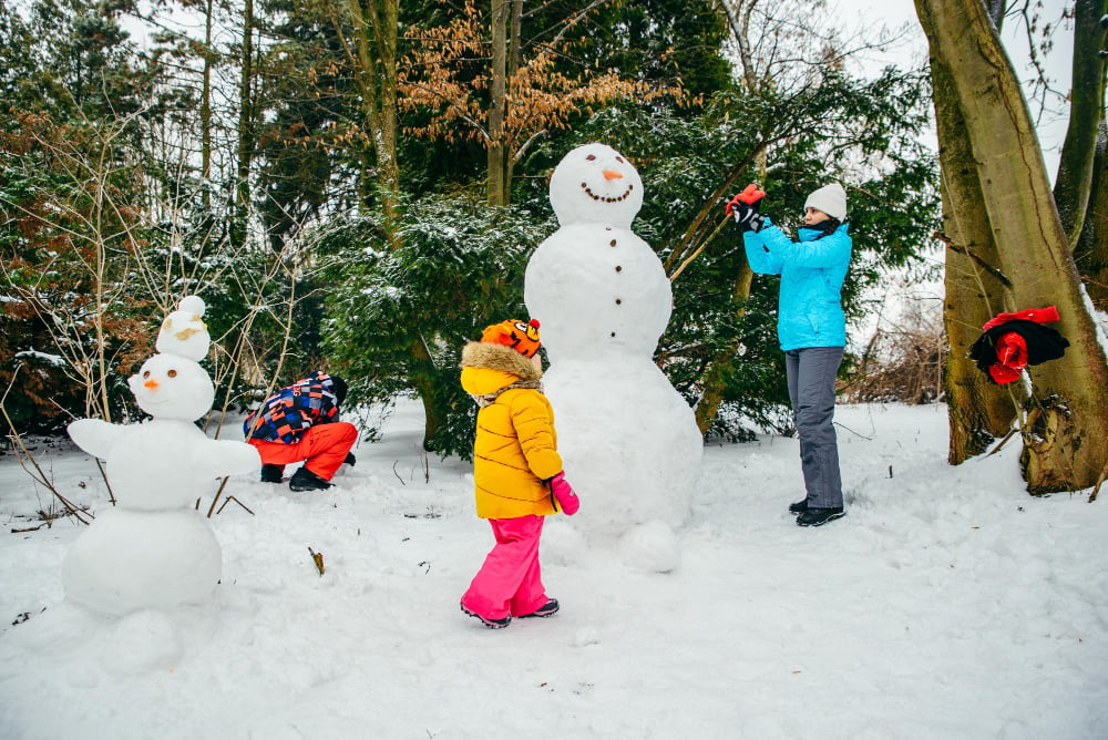 Snowman Building Contest