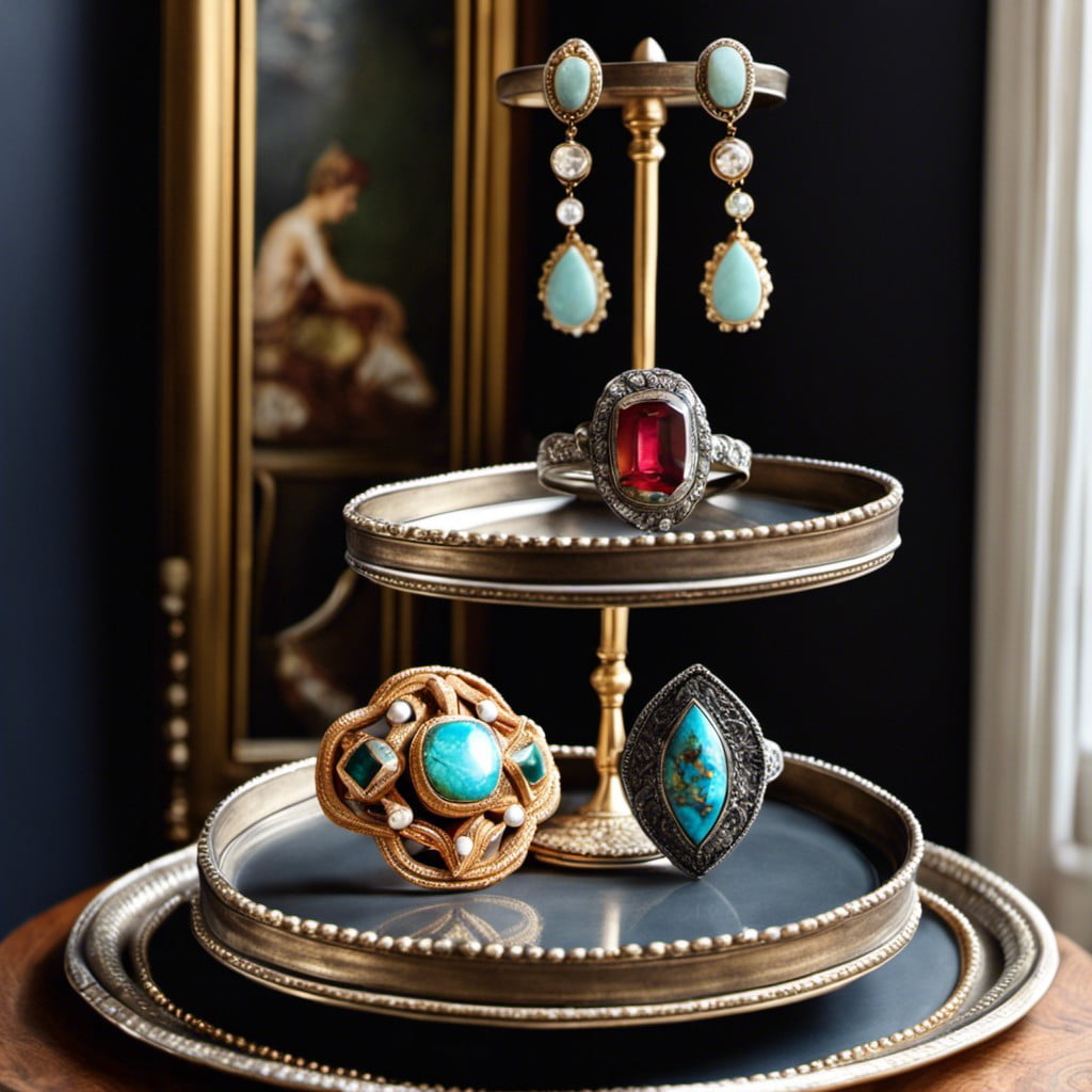 antique jewelry pieces