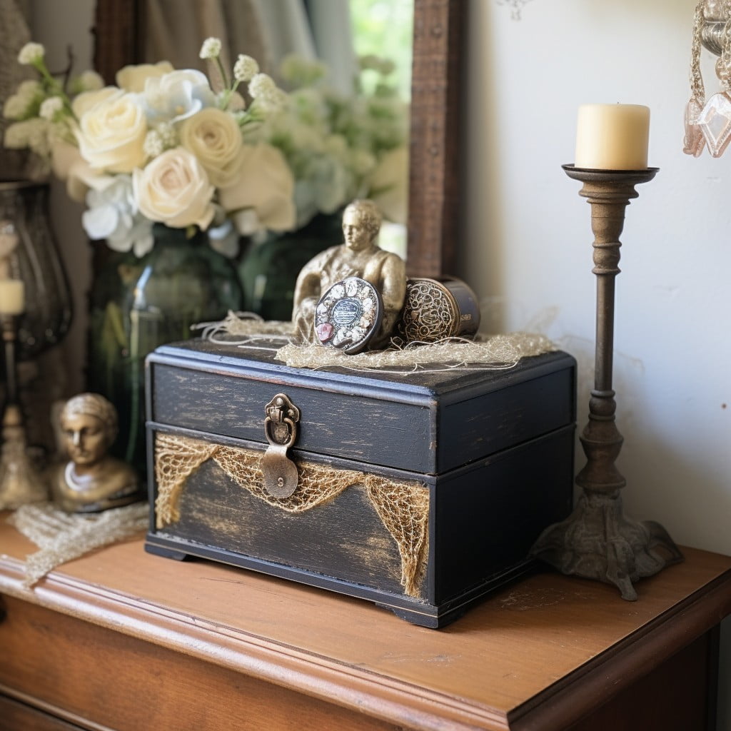 small vintage keepsake box