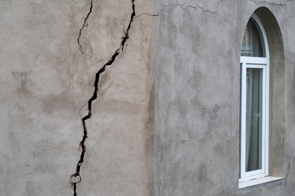 Cracks on Walls or Ceilings
