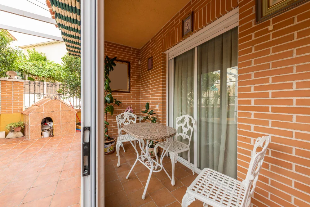 Benefits of Temporary DIY Porch Enclosures