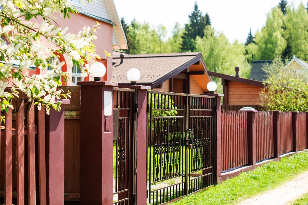 What Color Should I Paint or Stain My Fence?